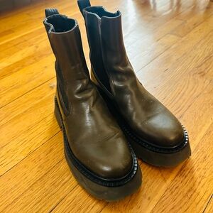 Homers made in Spain stylish hunter green boots